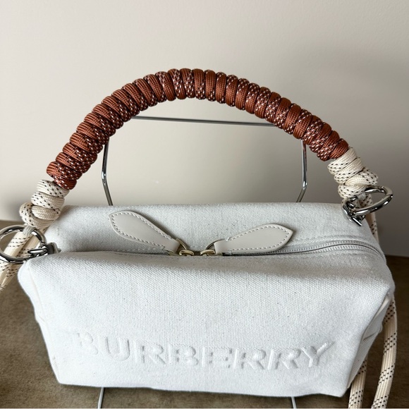 New Burberry Canvas Zip Top Handle Bag Removable Strap Neutral White GWP VIP - Picture 7 of 16